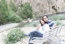 ايراني وزوجته في ايران