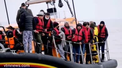 ناجون من غرق قارب مهاجرين يتهمون السلطات البريطانية والفرنسية بعدم المساعدة