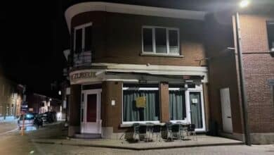 رجل يطلق النار في مقهى في بلجيكا بسبب رفضه إظهار بطاقة كورونا الآمنة