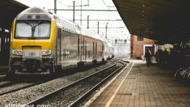 سائق قطار في بلجيكا ينسى التوقف في محطة مدينة ديست