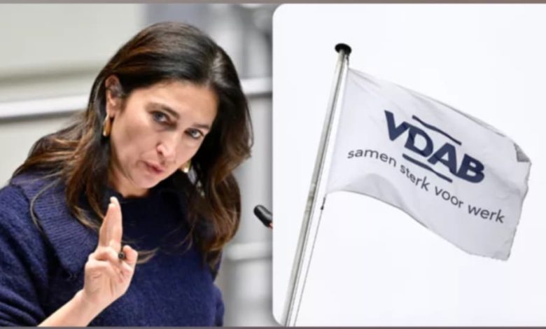 العاطلون عن العمل